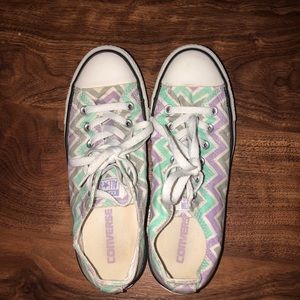 -Grey/white/mint/lavender zig zag converse